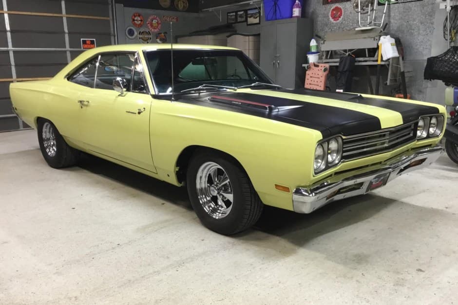 1969 Plymouth Road Runner sold for $42,000