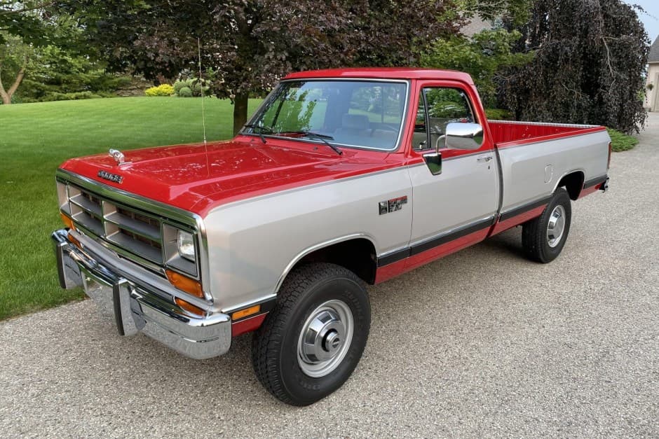 1990 Dodge Ram (1981-1993) sold for $38,500