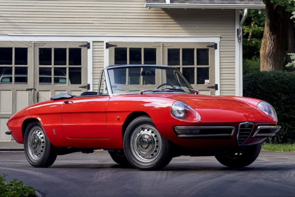 1967 Alfa Romeo 105/115 Spider Series 1 sold for $67,000