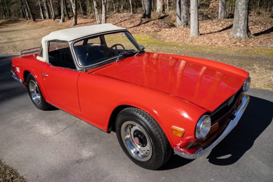 1971 Triumph TR6 sold for $8,000
