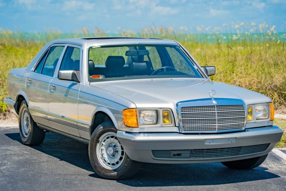 1982 Mercedes-Benz W126 S-Class sold for $10,500