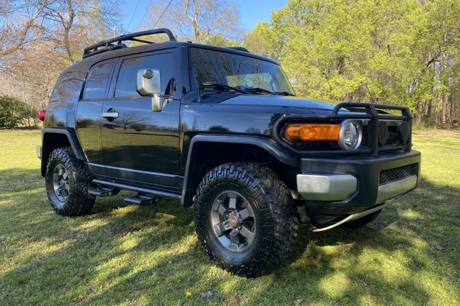 2007 Toyota FJ Cruiser sold for $18,000