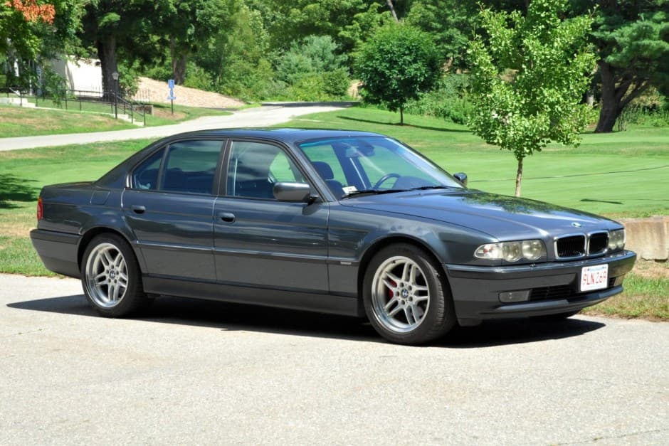 2000 BMW E38 7-Series sold for $6,100