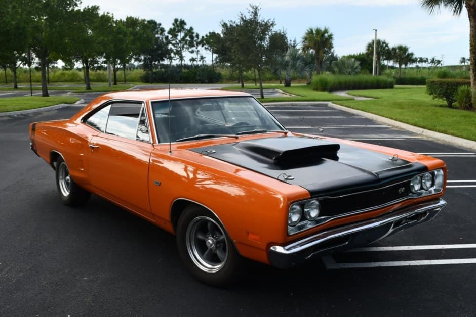 1969 Dodge Super Bee sold for $34,383