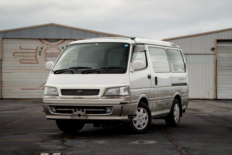 1997 Toyota HiAce sold for $10,700