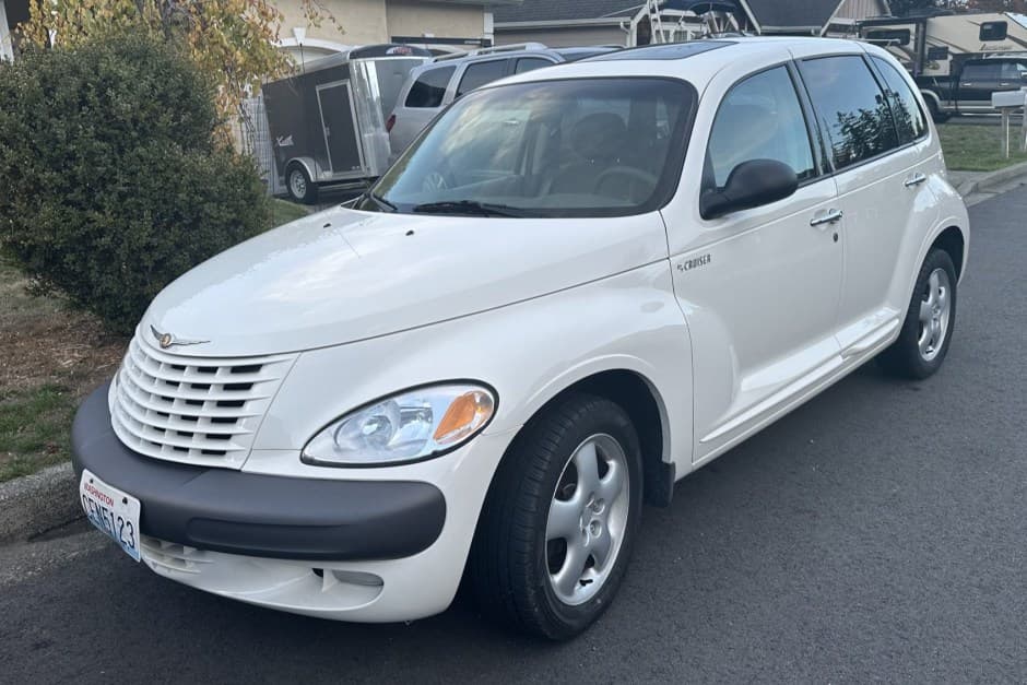 2001 Chrysler PT Cruiser sold for $16,253