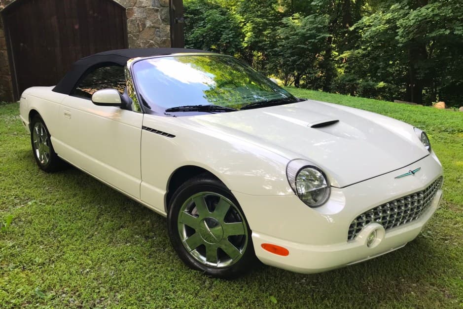 2002 Ford Thunderbird (2002-2005) sold for $17,000