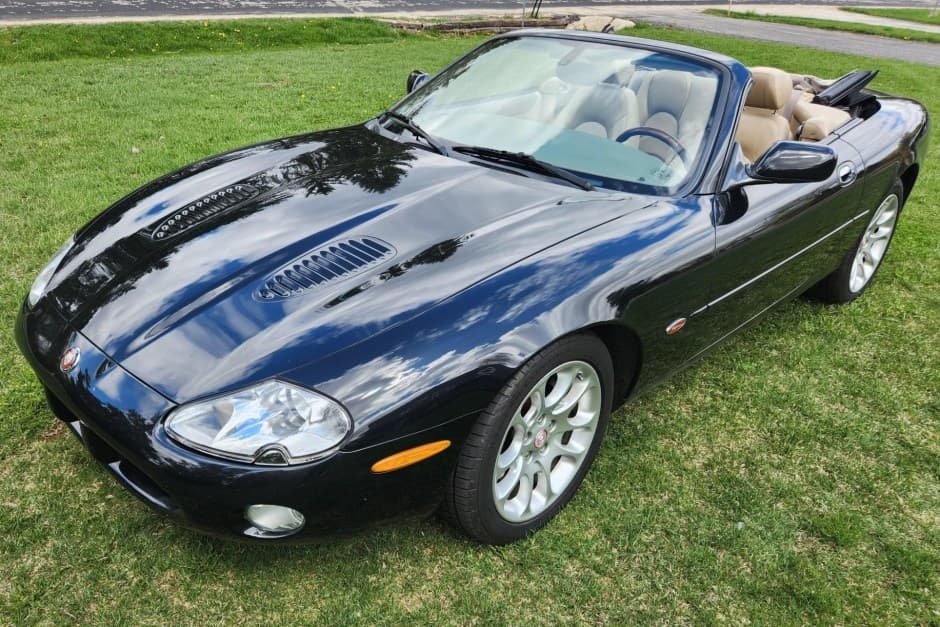 2002 Jaguar XKR sold for $8,400