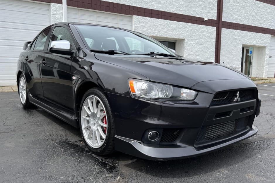 2011 Mitsubishi Lancer Evolution sold for $26,583