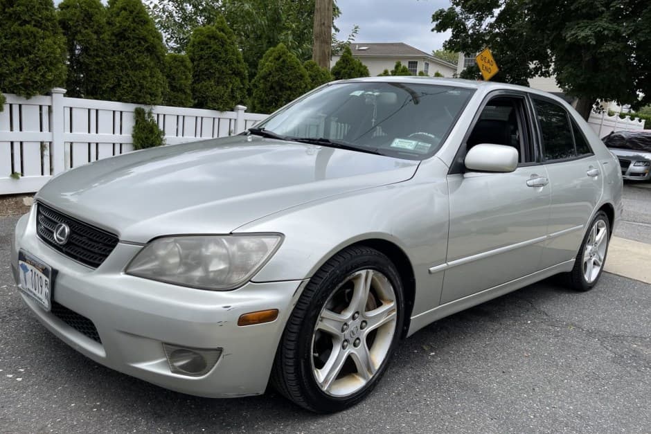 2004 Lexus IS sold for $7,600
