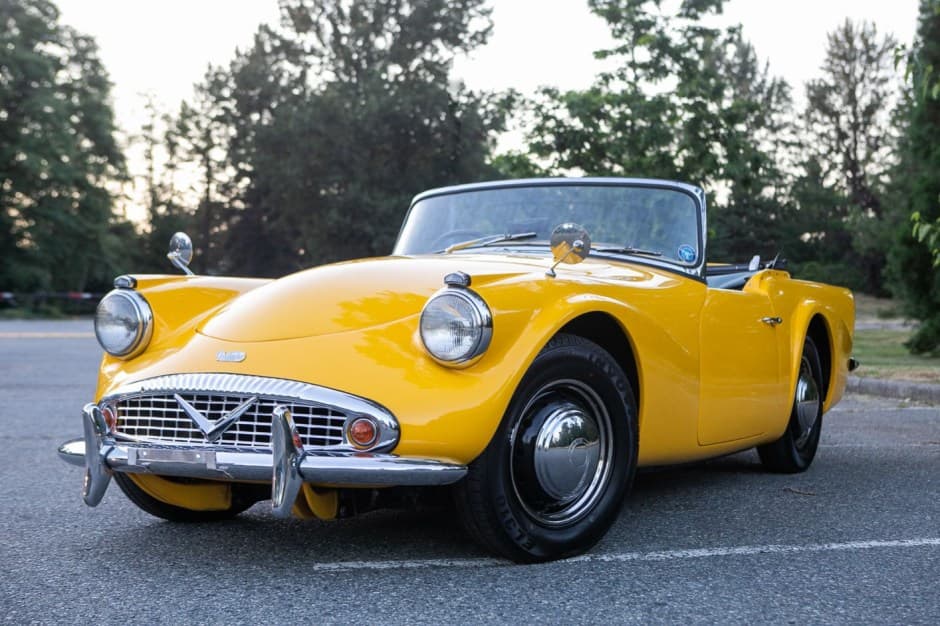 1963 Daimler SP250 sold for $35,750
