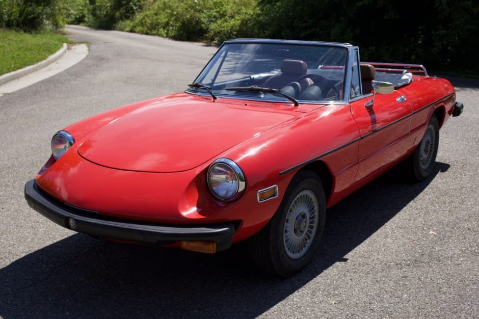 1976 Alfa Romeo 105/115 Spider Series 2 sold for $7,800