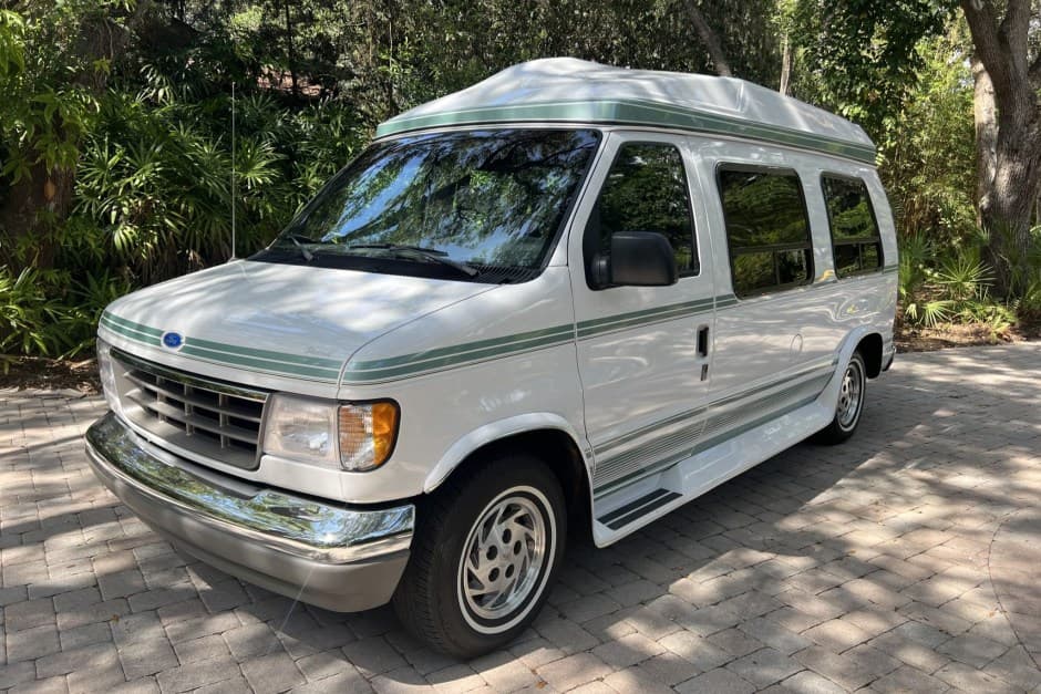 1992 Ford Econoline Van sold for $17,250