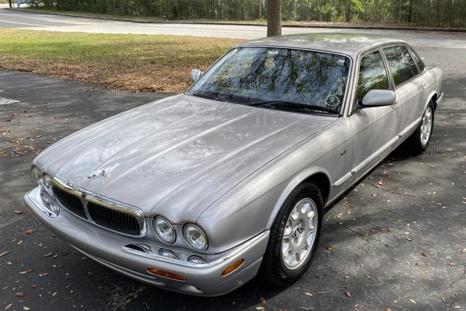 2000 Jaguar X308 XJ (1998-2003) sold for $9,900
