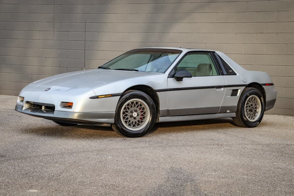 1985 Pontiac Fiero sold for $4,100