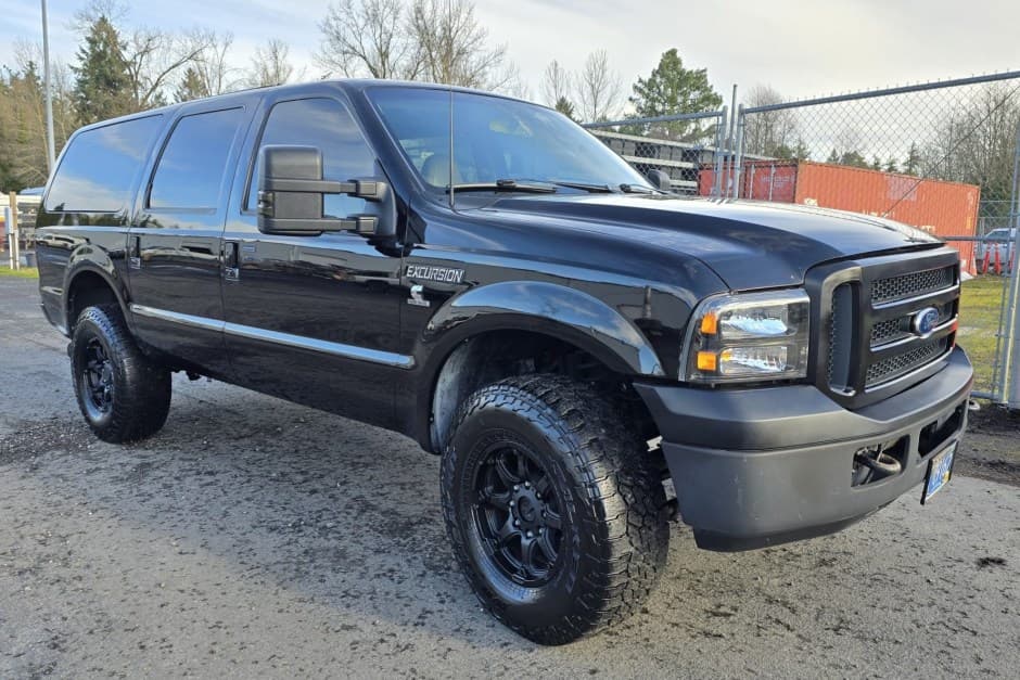 2000 Ford Excursion sold for $25,500