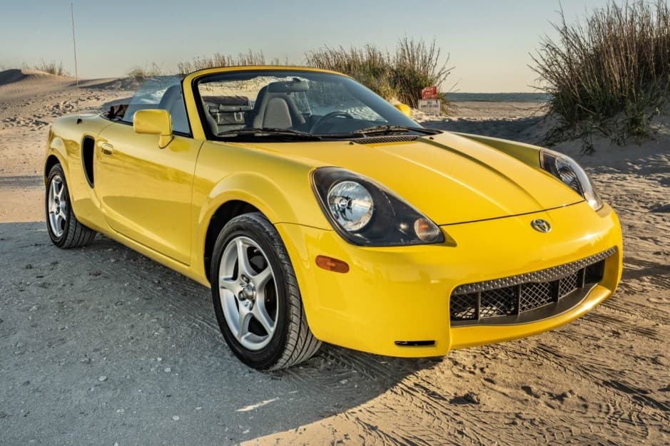 2002 Toyota W30 MR2 sold for $16,000