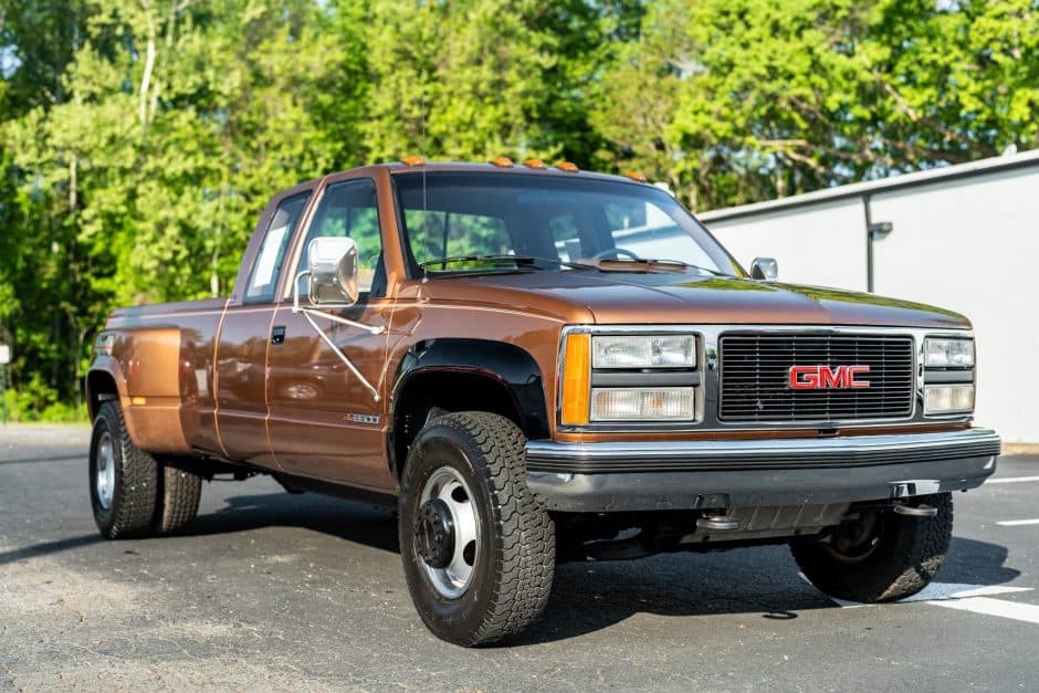 1990 GMC Sierra (GMT400 1988-2002) sold for $29,533