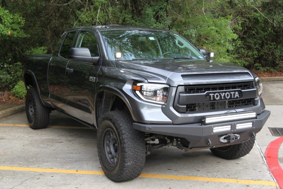 2017 Toyota Tundra (XK50 2007-2021) sold for $37,000