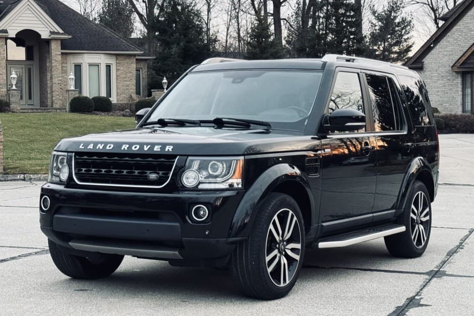 2016 Land Rover LR4 sold for $35,250