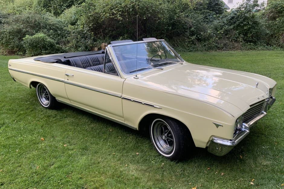 1965 Buick Skylark sold for $10,600