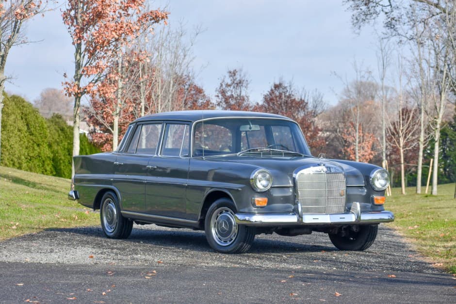 1967 Mercedes-Benz W110 sold for $12,850