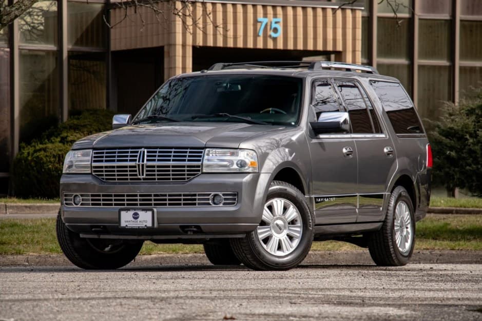2010 Lincoln Navigator sold for $26,000