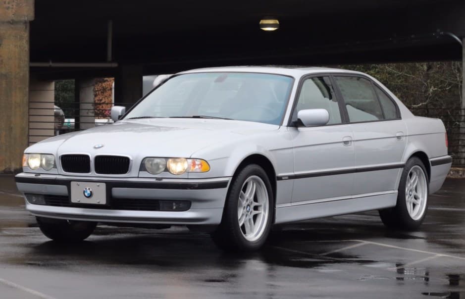 2001 BMW E38 7-Series sold for $6,100