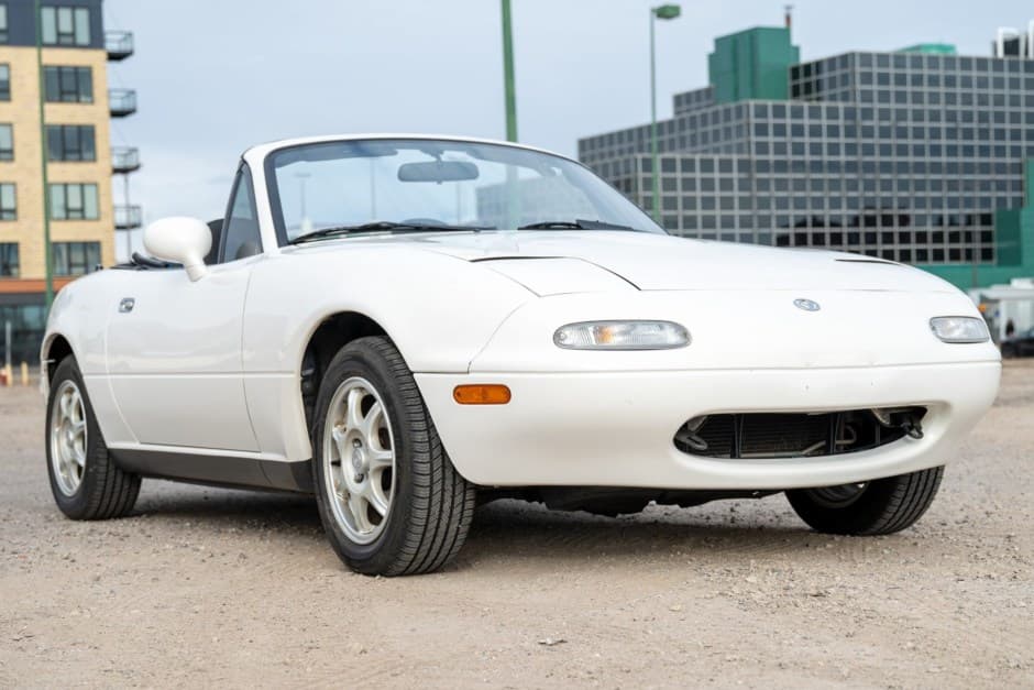 1995 Mazda NA MX-5 Miata sold for $9,200