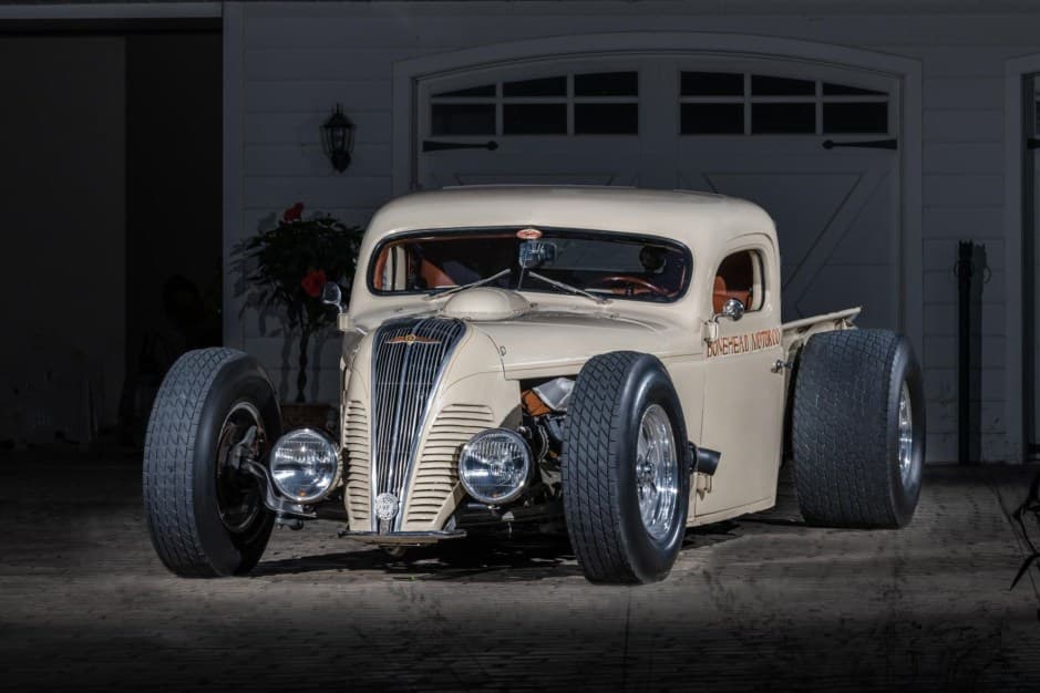 1940 Dodge T/V/W-Series (1939-1947) sold for $30,000