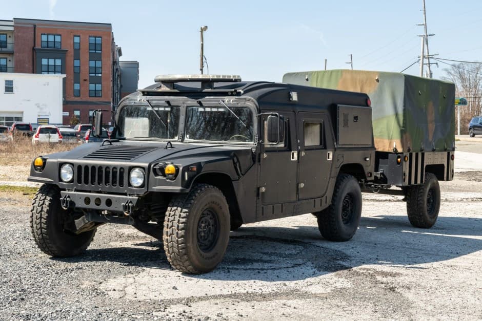1986 Hummer HMMWV/Humvee sold for $25,000