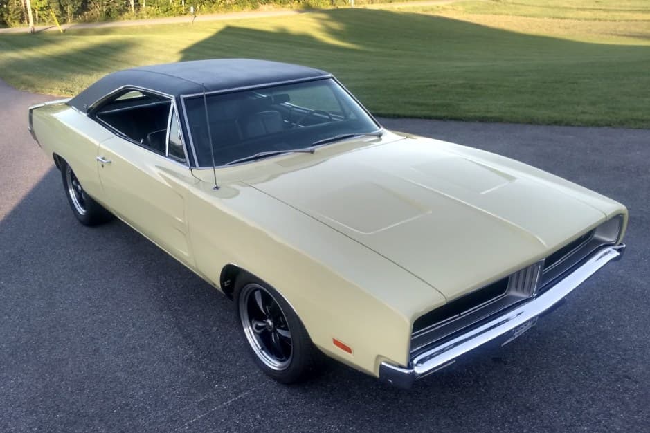 1969 Dodge Charger sold for $75,000