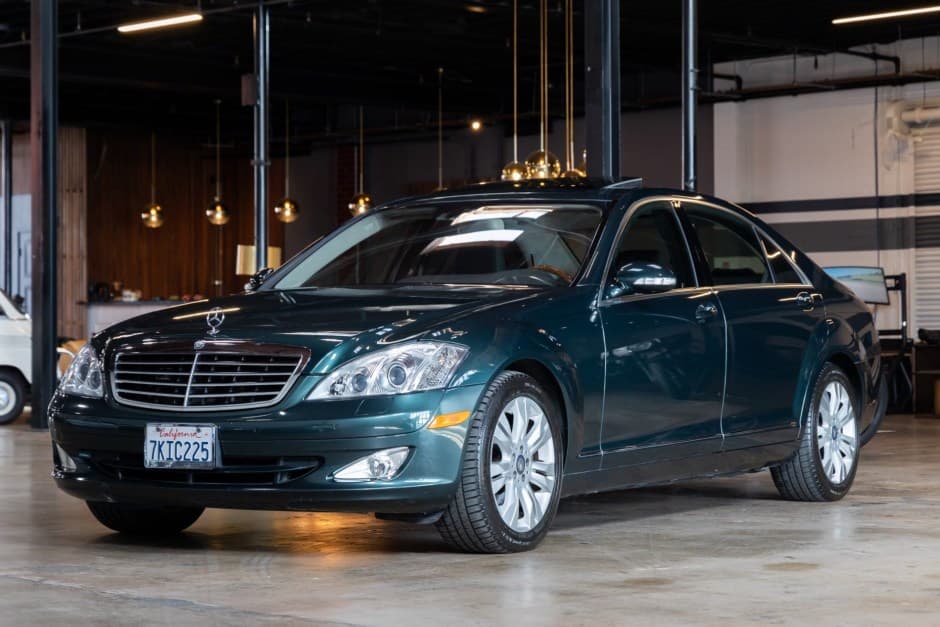 2009 Mercedes-Benz W221 S-Class sold for $20,250
