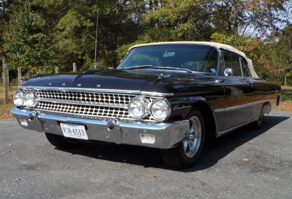 1961 Ford Galaxie sold for $16,500