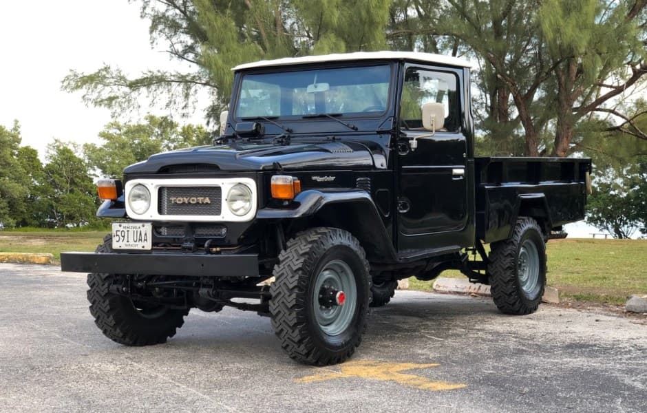 1986 Toyota Land Cruiser FJ45 sold for $26,550