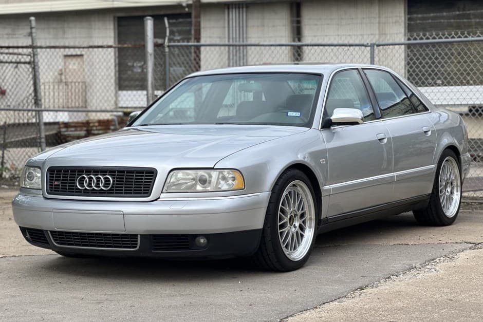 2001 Audi S8 sold for $25,750