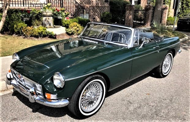 1968 MG MGC sold for $32,000