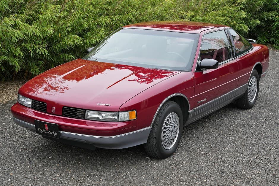1990 Oldsmobile Cutlass sold for $8,121