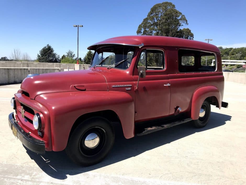 1953 International Harvester  sold for $9,488