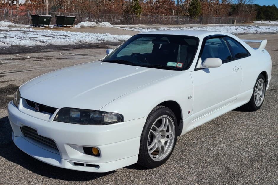 1995 Nissan R33 Skyline sold for $32,000