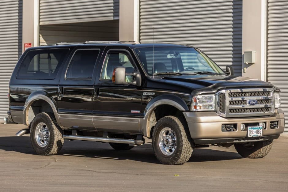 2005 Ford Excursion sold for $44,000