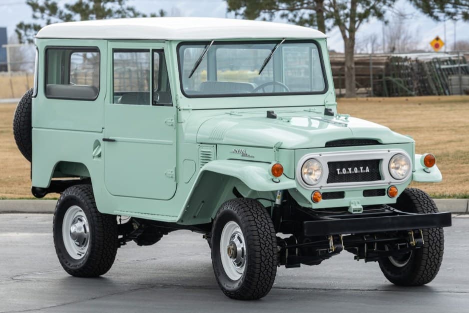1967 Toyota Land Cruiser FJ40 sold for $26,000