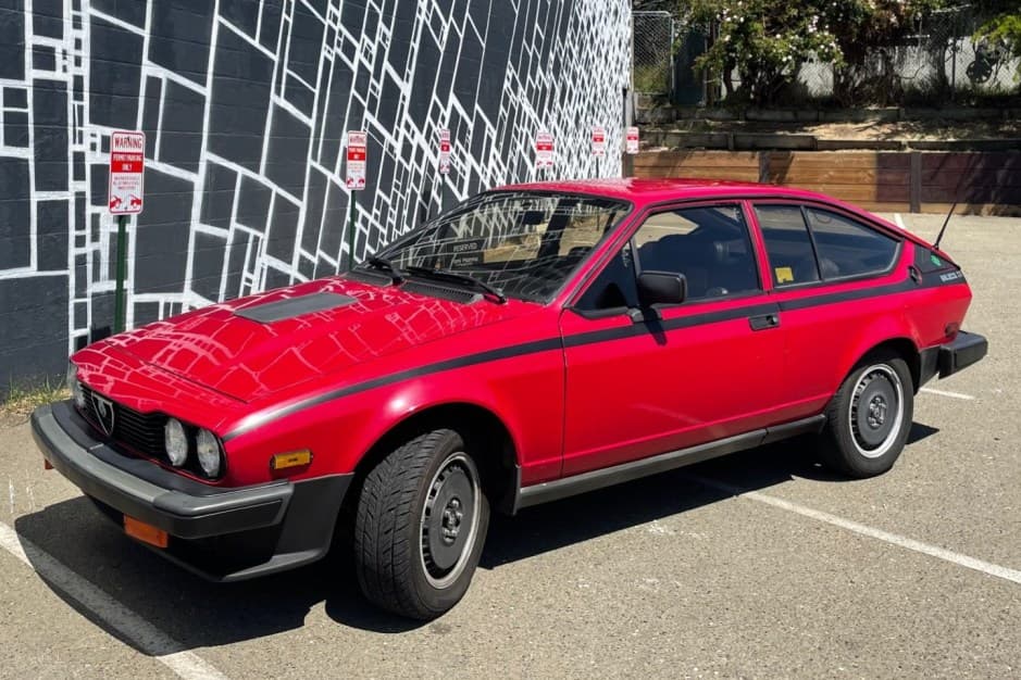 1982 Alfa Romeo GTV6 sold for $10,000