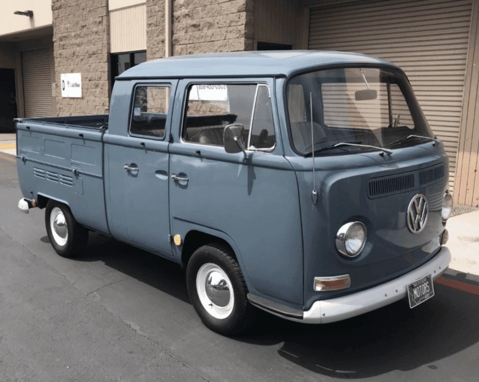 1900 Volkswagen Bay-Window Pickup sold for $27,500