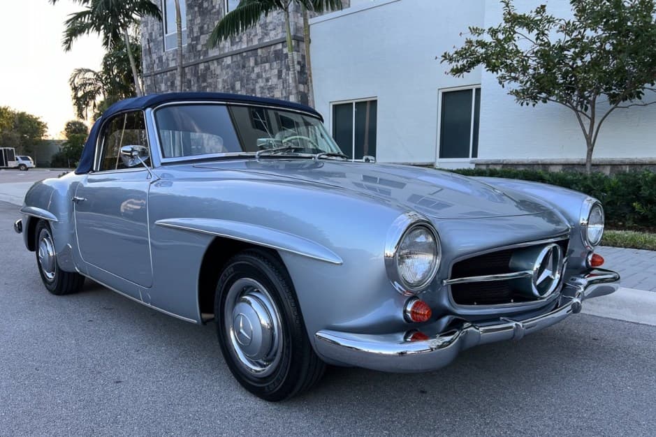 1961 Mercedes-Benz 190SL sold for $97,000