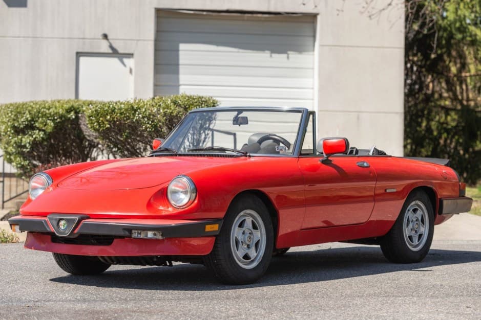 1984 Alfa Romeo 105/115 Spider Series 3 sold for $3,000