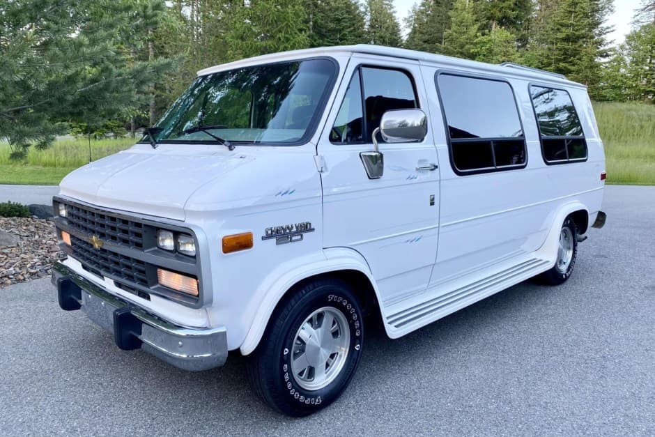 1995 Chevrolet G-Series Van sold for $18,500