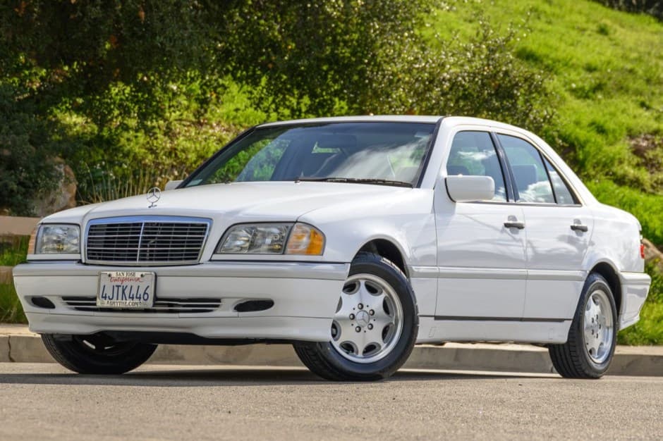 2000 Mercedes-Benz W202 C-Class sold for $11,750