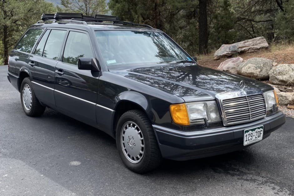 1991 Mercedes-Benz W124 E-Class sold for $27,250