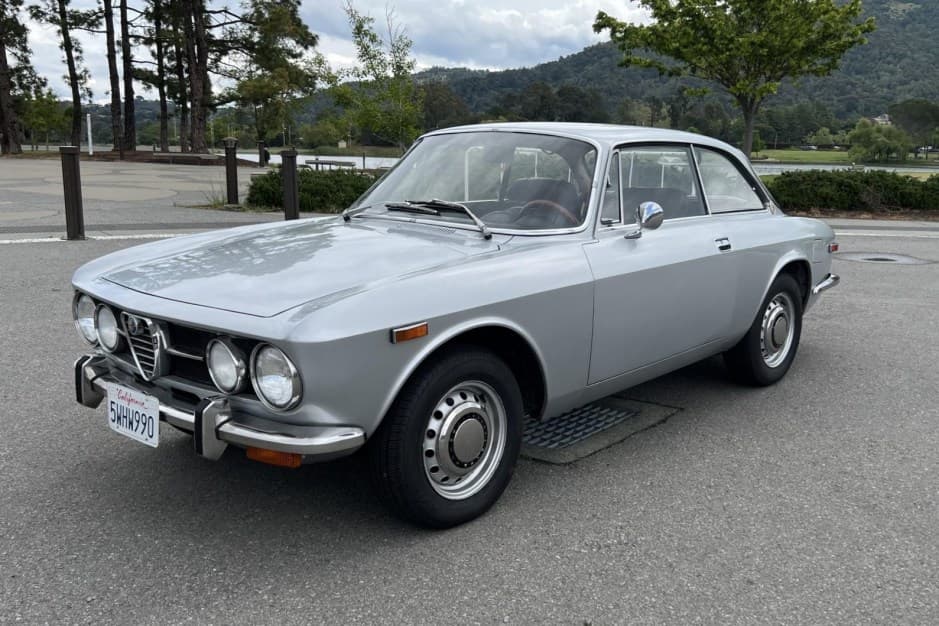 1971 Alfa Romeo 105/115 Series Coupe sold for $47,500